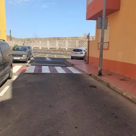 Apartamento Ananda, Piso Para Compartir En Guargacho 2 * Oroteanda Baja